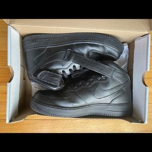 Nike Air Force 1 Mid 07 Black